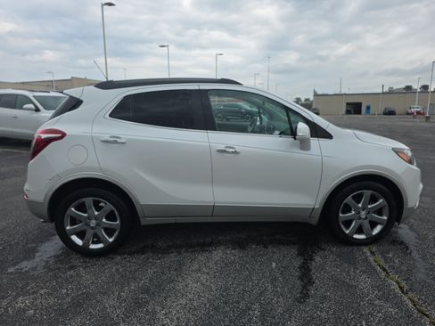 Used 2017 Buick Encore Essence w/ Experience Buick Package FWD image 3