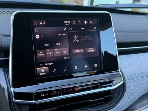 New 2026 Jeep Compass Latitude image 13