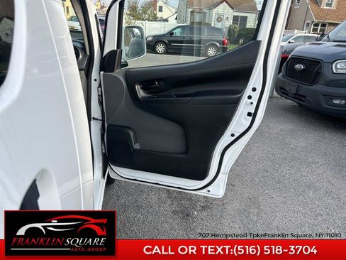 Used 2021 Nissan NV200 SV w/ Sliding Door Glass Package image 22