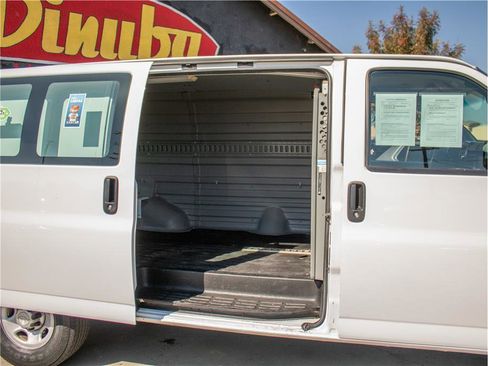 Used 2014 Chevrolet Express 2500 image 9