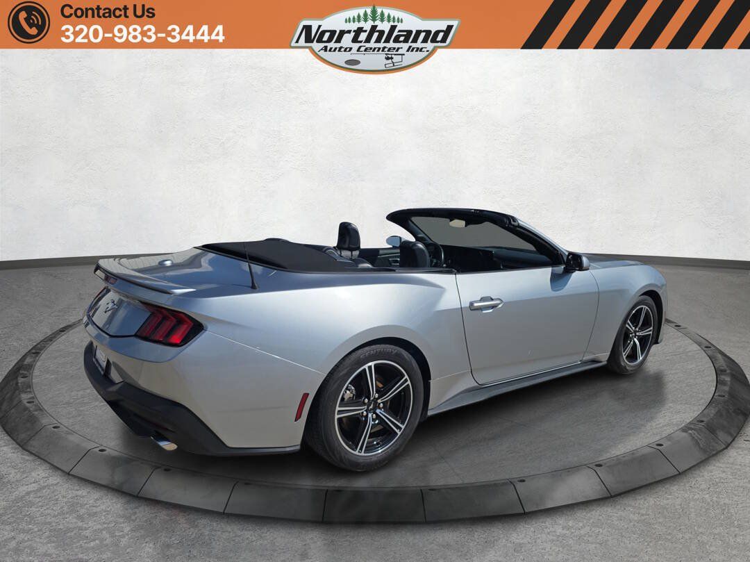 Used 2025 Ford Mustang Premium RWD image 5