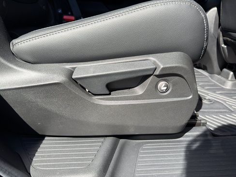 Used 2025 Honda Pilot EX-L image 28