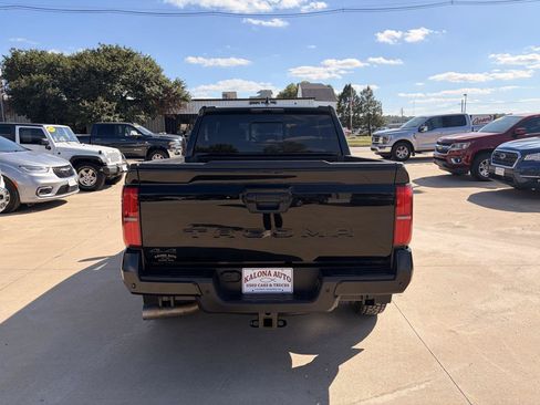 Used 2024 Toyota Tacoma SR5 AWD/4WD image 8