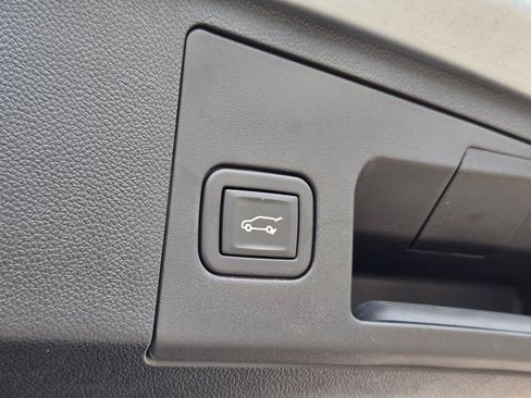 Certified 2023 Cadillac XT4 Premium Luxury w/ Enhanced Visibility Package image 32