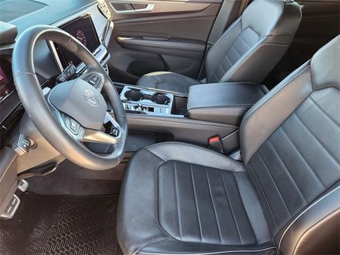 Used 2024 Volkswagen Atlas Cross Sport SEL R-Line image 13