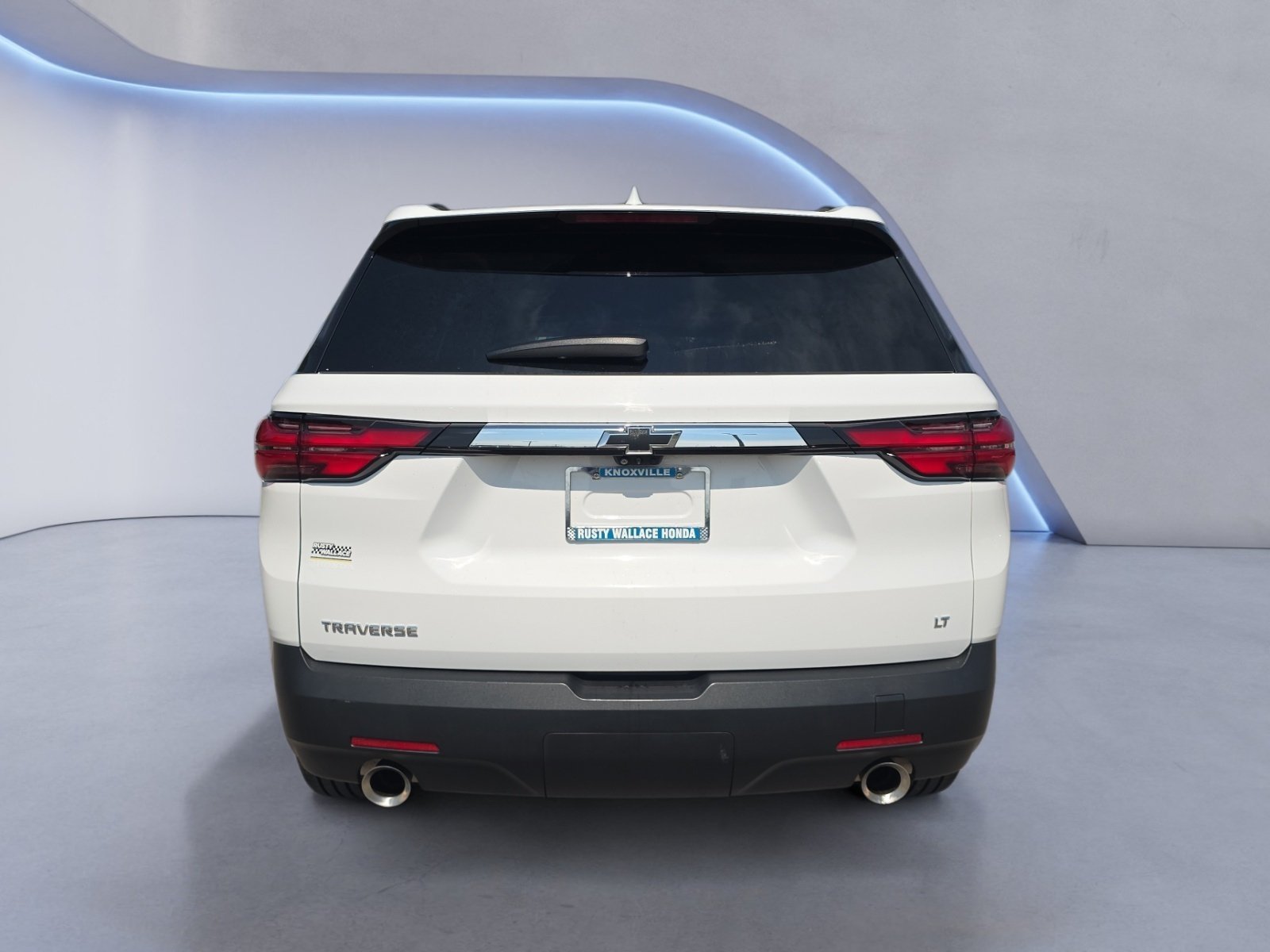 Used 2023 Chevrolet Traverse LT FWD image 4
