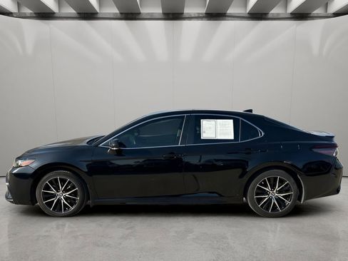 Used 2023 Toyota Camry SE w/ Convenience Package image 3