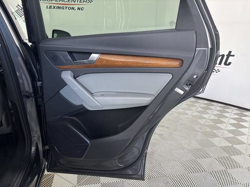 Used 2023 Audi Q5 2.0T Premium AWD/4WD image 24