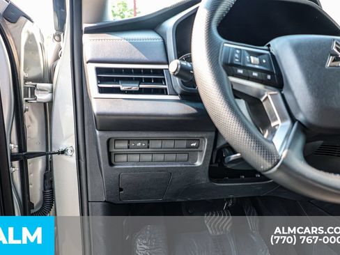 Used 2025 Mitsubishi Outlander SE FWD image 27