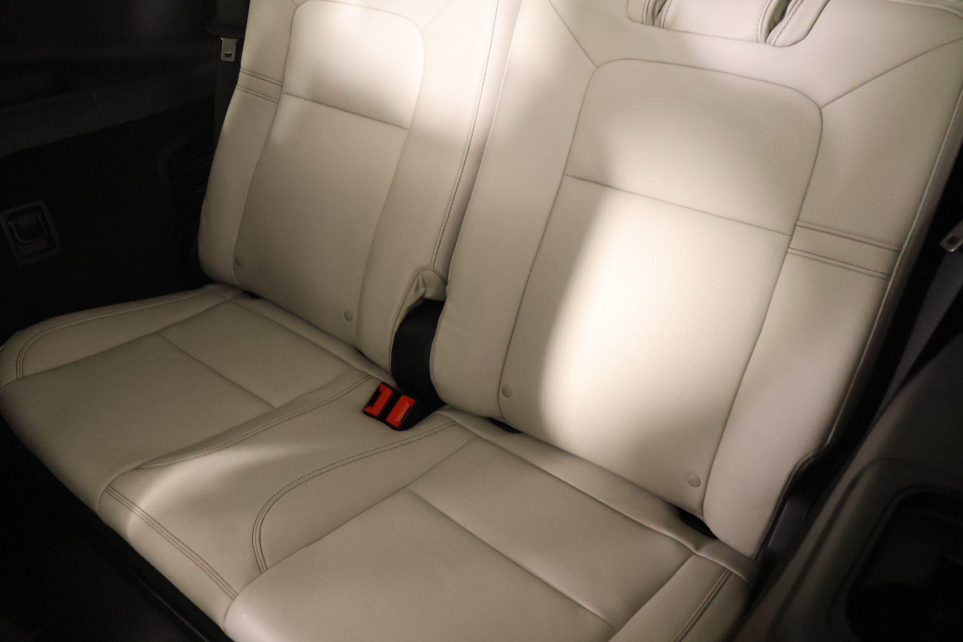 Used 2025 Lincoln Aviator 2WD w/ Jet Appearance Package image 14