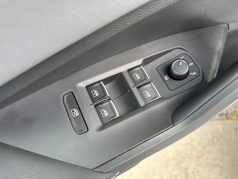 New 2025 Volkswagen Jetta SE image 12