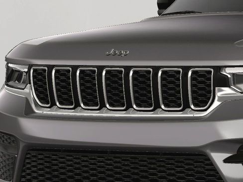 New 2025 Jeep Grand Cherokee Laredo X w/ Luxury Tech Group I image 14