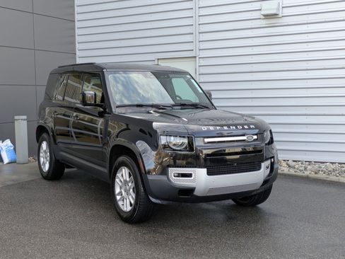 Used 2025 Land Rover Defender 110 S image 10