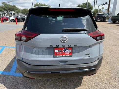 Certified 2023 Nissan Rogue SV w/ SV Premium Package FWD image 6