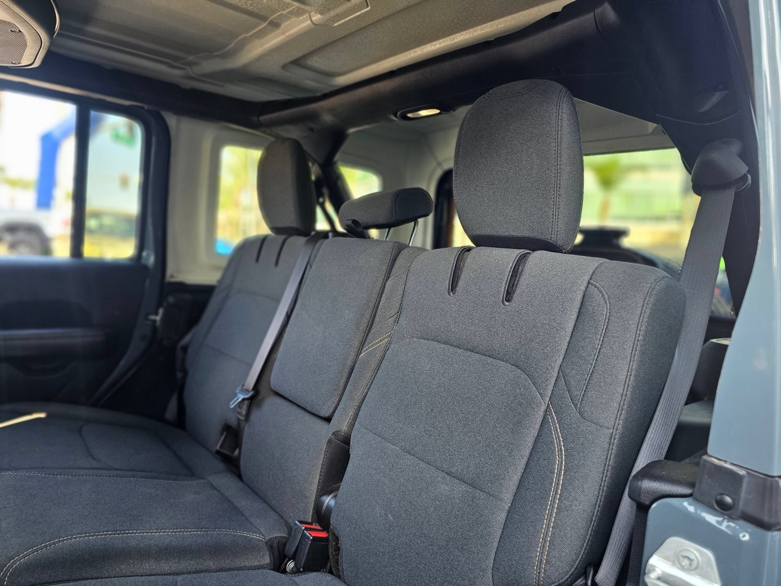Used 2024 Jeep Wrangler Unlimited Sahara AWD/4WD image 32