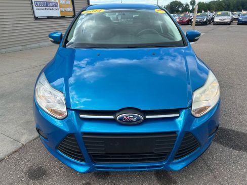 Used 2014 Ford Focus SE w/ SE Winter Package FWD image 2