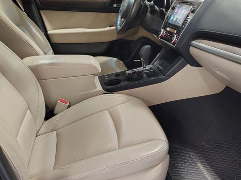 Used 2018 Subaru Outback 2.5i Limited AWD/4WD image 23