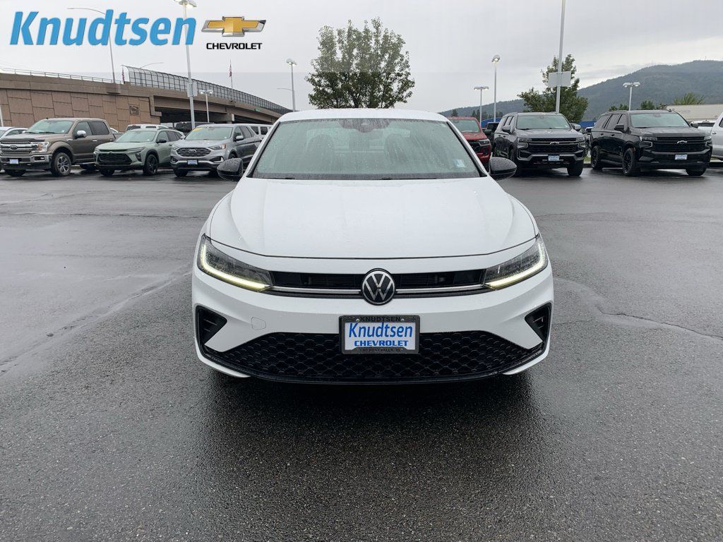 Used 2025 Volkswagen Jetta Sport FWD image 2