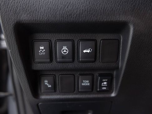 Used 2019 Nissan Pathfinder SL AWD/4WD image 37