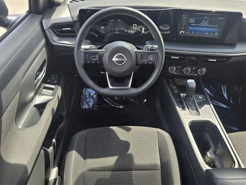 Used 2025 Nissan Kicks S image 12