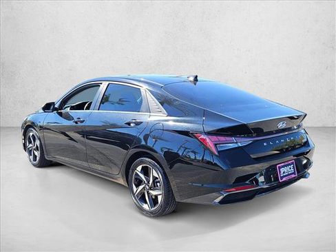 Used 2021 Hyundai Elantra Limited image 7