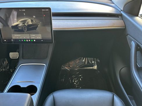 Used 2022 Tesla Model Y Performance AWD/4WD image 32