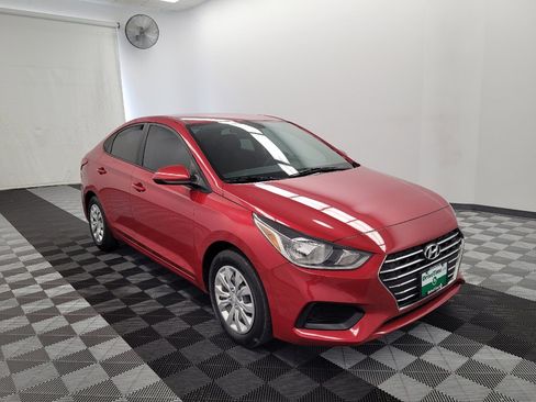 Used 2022 Hyundai Accent SE w/ Cargo Package FWD image 13