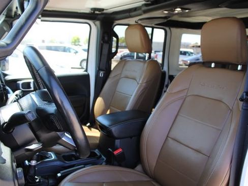 Used 2023 Jeep Wrangler Unlimited Sahara w/ Cold Weather Group AWD/4WD image 41