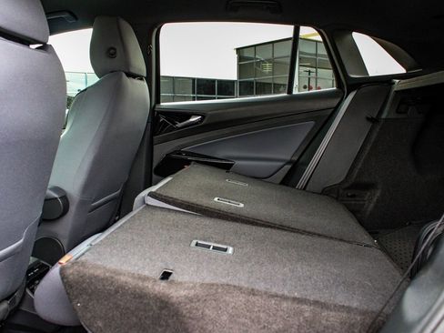 Used 2022 Volkswagen ID.4 Pro image 35