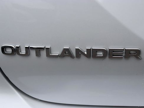 Used 2025 Mitsubishi Outlander SE AWD/4WD image 66
