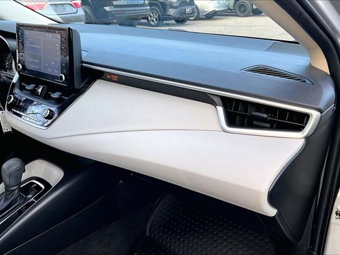 Used 2022 Toyota Corolla LE image 17