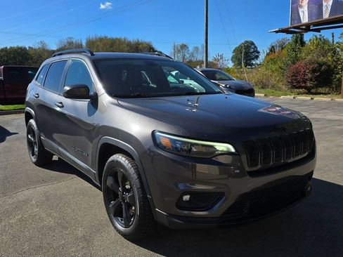 Used 2019 Jeep Cherokee Latitude Plus image 32