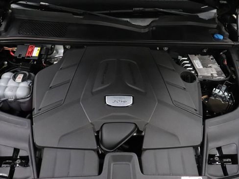 Used 2021 Porsche Cayenne image 26