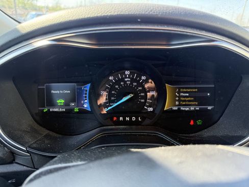 Used 2020 Ford Fusion SE FWD image 21