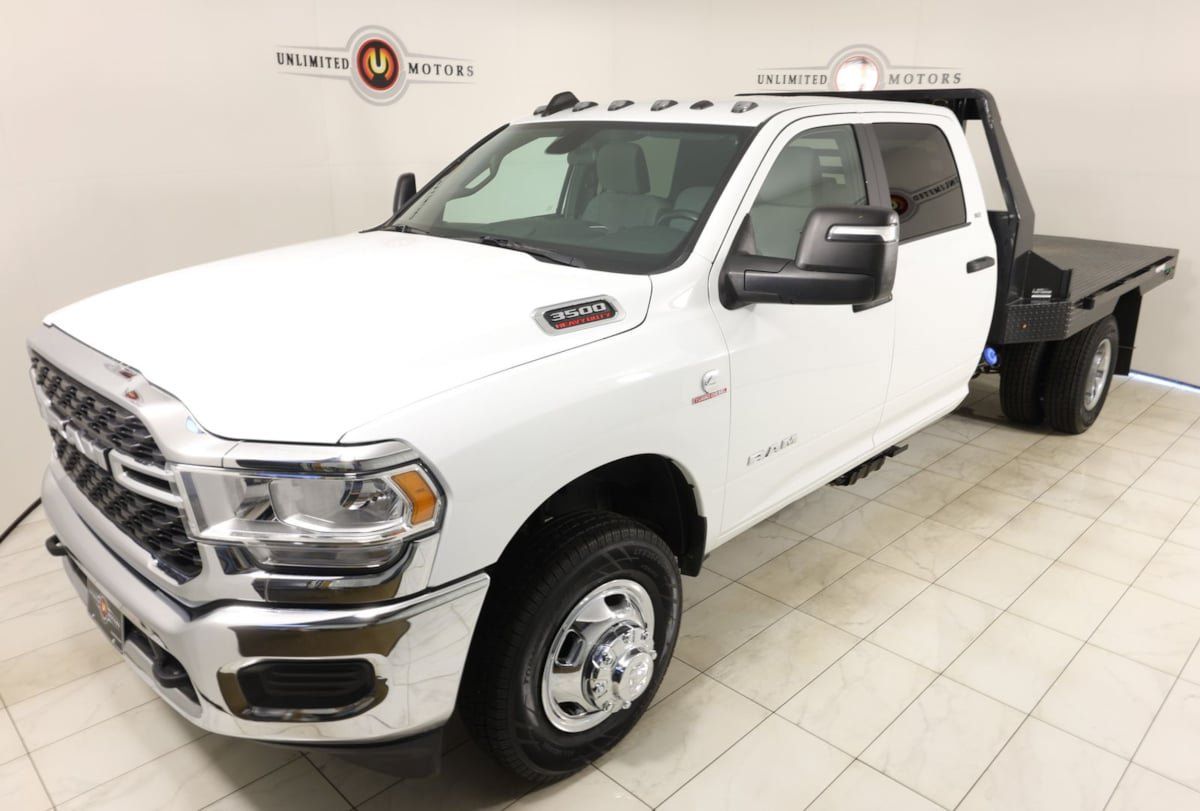 Used 2024 RAM 3500 SLT w/ Quick Order Package 2YG SLT AWD/4WD image 35