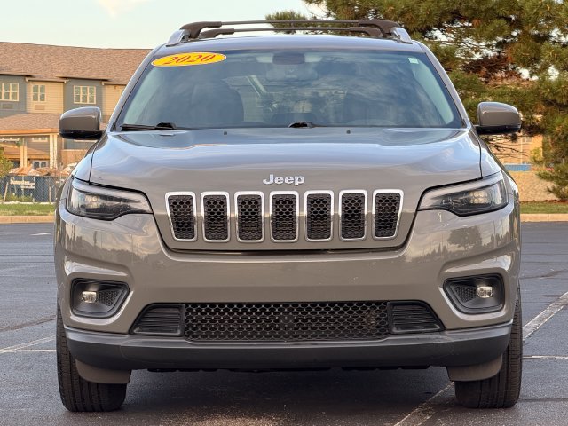 Used 2020 Jeep Cherokee Latitude Plus w/ Cold Weather Group AWD/4WD image 9