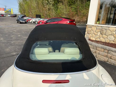 Used 2007 Volkswagen Beetle Triple White Edition FWD image 7