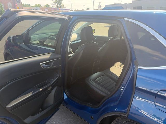 Used 2023 Ford Edge SEL AWD/4WD image 18