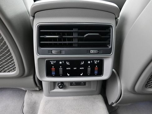 Used 2023 Audi Q7 3.0T Prestige image 17