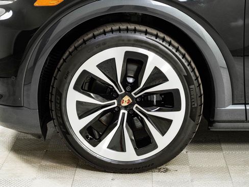 New 2026 Porsche Cayenne Electric AWD/4WD image 38