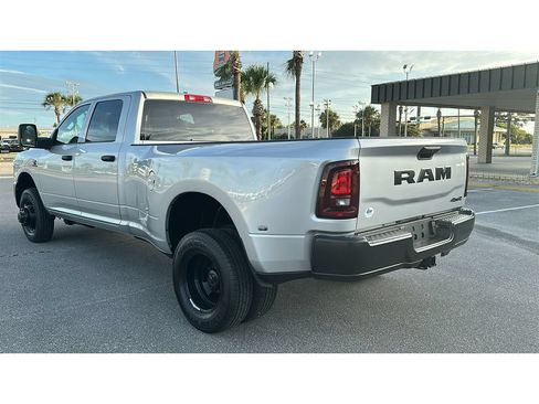New 2026 RAM 3500 Tradesman AWD/4WD image 4