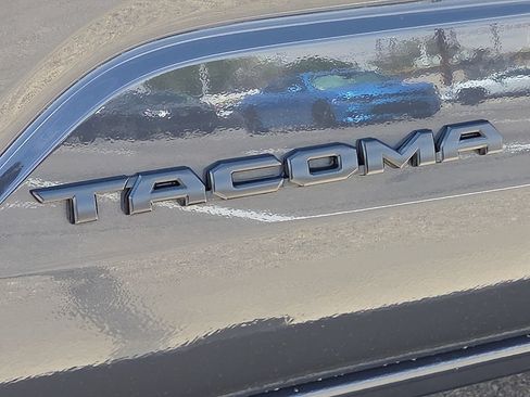 Used 2024 Toyota Tacoma TRD Off-Road AWD/4WD image 11