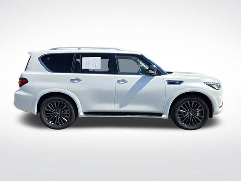 Used 2023 INFINITI QX80 Premium Select w/ All-Season Package AWD/4WD image 2