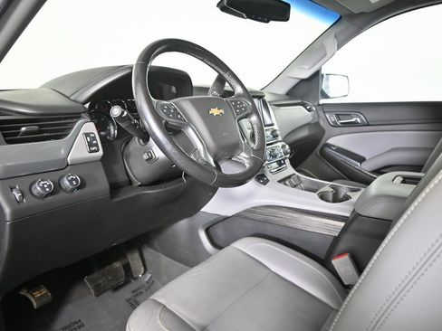 Used 2019 Chevrolet Tahoe LT w/ LT Signature Package image 24