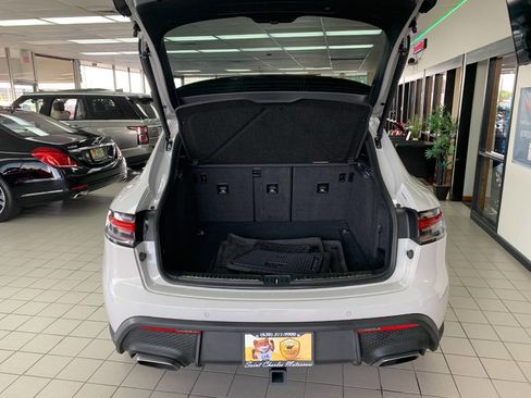 Used 2023 Porsche Macan image 7