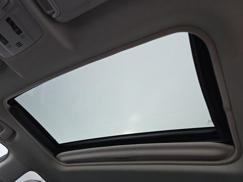 Used 2015 Toyota RAV4 XLE AWD/4WD image 28