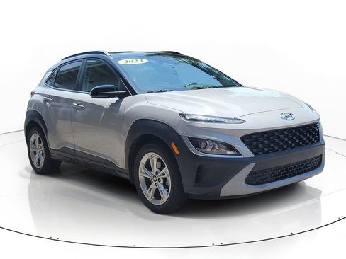 Used 2023 Hyundai Kona SEL FWD image 3