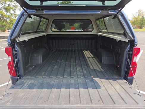 Used 2021 Chevrolet Silverado 1500 LT w/ Z71 Off-Road Package AWD/4WD image 26
