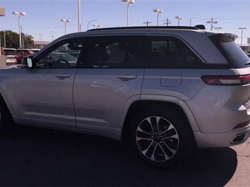 Used 2024 Jeep Grand Cherokee Overland image 7