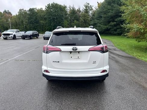 Used 2016 Toyota RAV4 LE AWD/4WD image 4